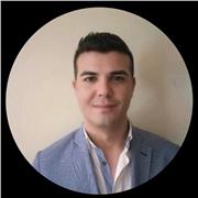 Laureato in ingegneria biomedica, offre lezioni di matematica e fisica